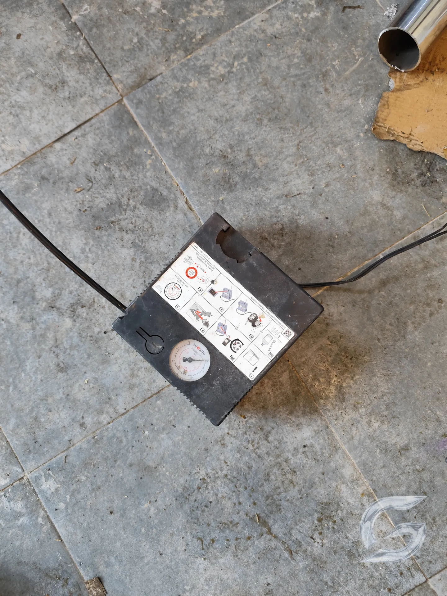 VAG (Aircom) Kompresor samochodowy 12V